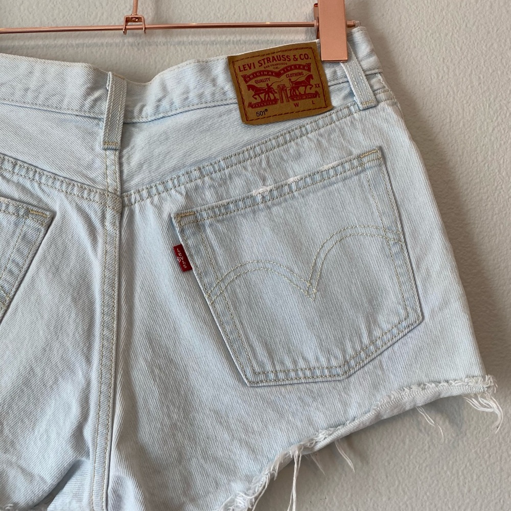 LEVI’S ✨✨ - Picture 3 of 7